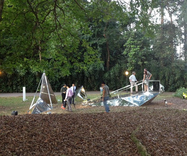 Angles of Incidence, Singapore