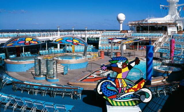 Pool Deck, Mariner of the Seas; photo credit Royal Caribbean International
