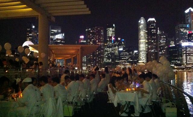 Diner en Blanc