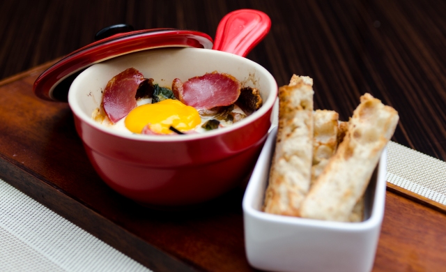 Oeuf cocotte at Taratata Bistrot