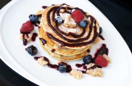 Banana hotcakes at Alkaff Mansion