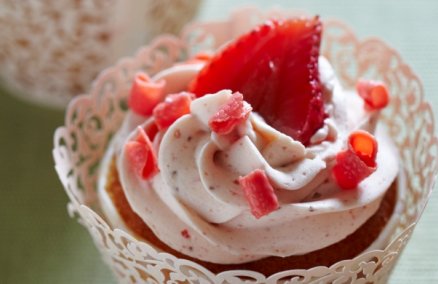 Berry Me Now cupcake