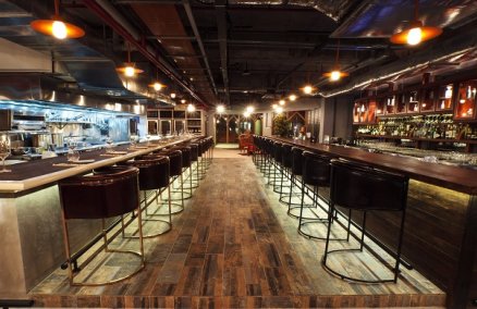 Bochinche, Singapore