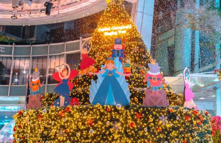 Capitol Kempinski Singing Tree