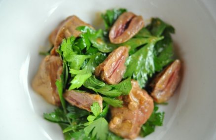 Chicken heart and parsley salad