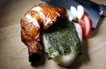 Chicken rice onigiri at Makansutra’s Seefood Seeshore