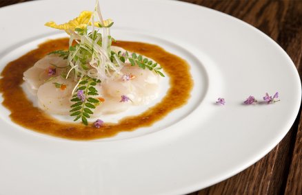 Hokkaido scallop carpaccio by CUT by Wolfgang Puck 