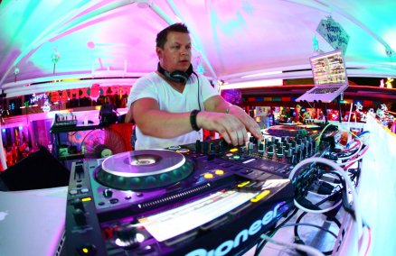 DJ Modium, Full Steam Ahead, Tanjong Beach, Singapore