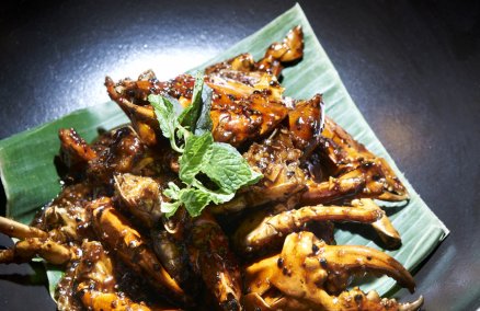 Edge - Black pepper crabs 