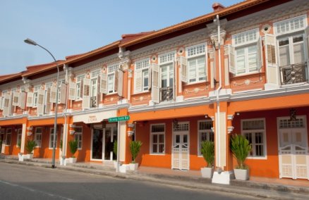 Naumi Liora Facade