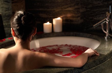 Warm Jade Stone Massage, Remede Spa