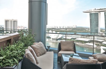 Me@OUE Rooftop Lounge