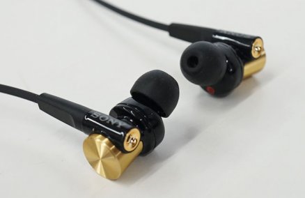 Sony MDR-XB70AP headphones