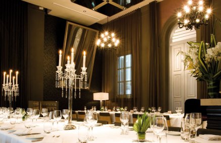 Novus Bar & Courtyard