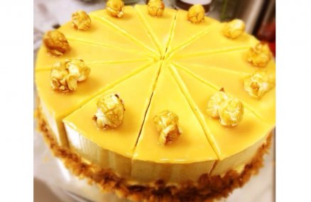 Popcorn mousse cake
