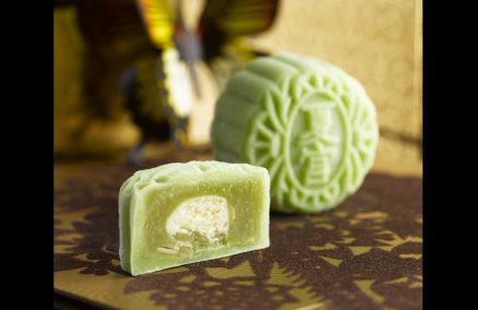Granny Smith-Lemongrass Chocolate Snowskin Mooncake, The Regent Singapore