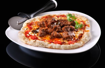 Beef rendang pizza