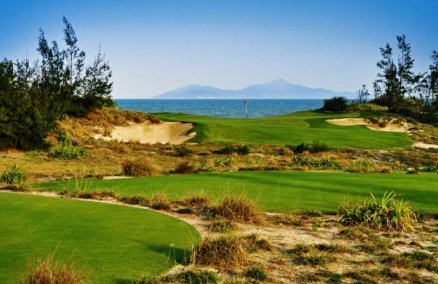 Golf Course, Sandy Beach Non Nuoc Resort Da Nang 