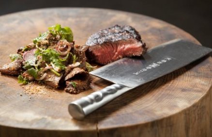 Spicy grilled wagyu beef salad at KHA