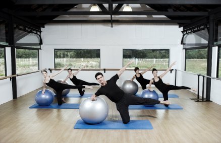 Upside Motion, Singapore