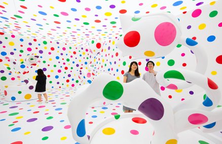 "Yayoi Kusama: Life is the Heart of a Rainbow" at National Gallery Singapore