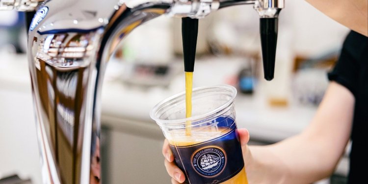 ion_orchard_store_-_dispensing_tea_from_beer_tap_1.jpg