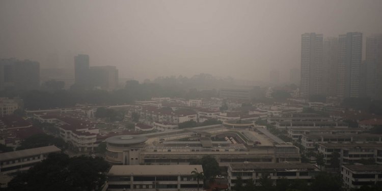 Tiong Bahru during the haze. Photo credit: Charles Collier