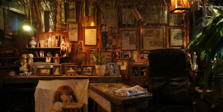 Home of a carpenter in HDB: Homes of Singapore