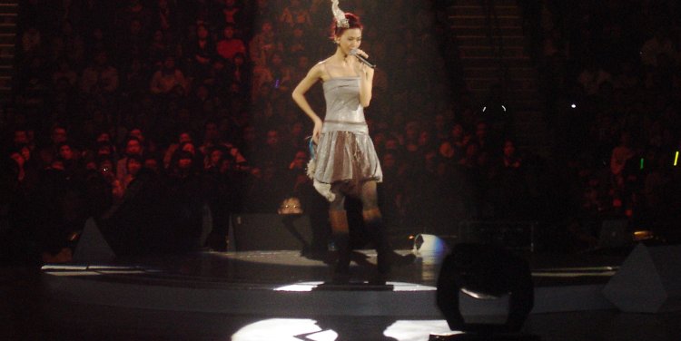 Stefanie Sun live in concert. (Photo by freerangejace)