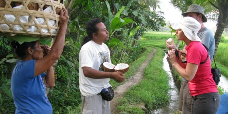 Living a day like a Balinese villager with Indiescapes