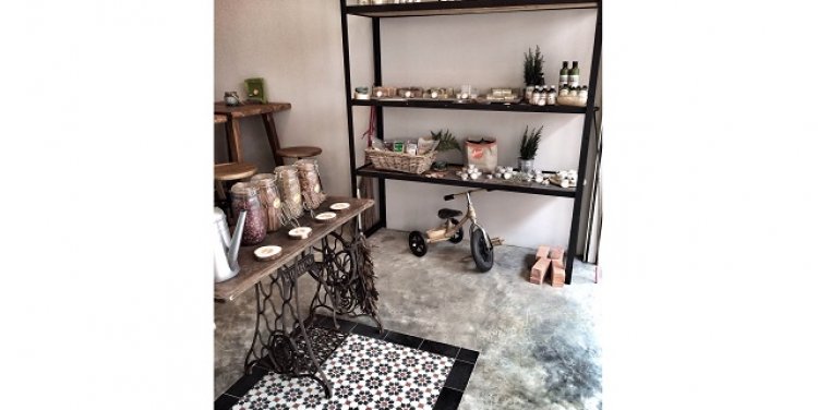 Afterglow, Singapore