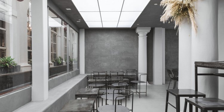 Almost Famous Craft Beer Bar