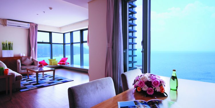 Lakeside Club Suite Interior