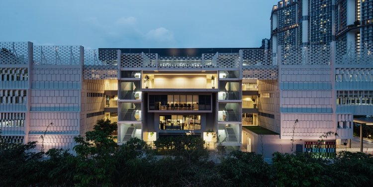 Architour of Rainbow Centre. Photo credit: The Architecture Society
