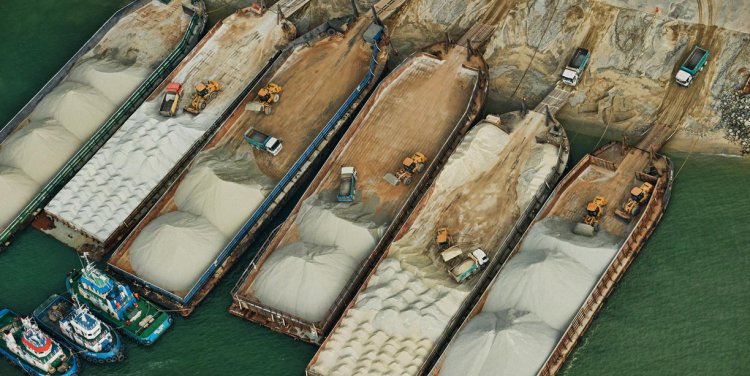 Barges (over the Tuas industrial area). Photo credit: Richard W J Koh