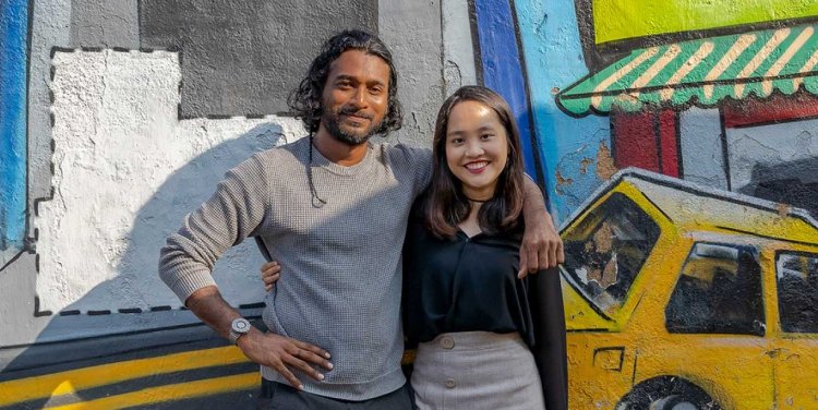 Co-founders of Artwalk Singapore: A'shua Imran (left), Marianne Tan (right) Photo credits: Yusri Yusoff 