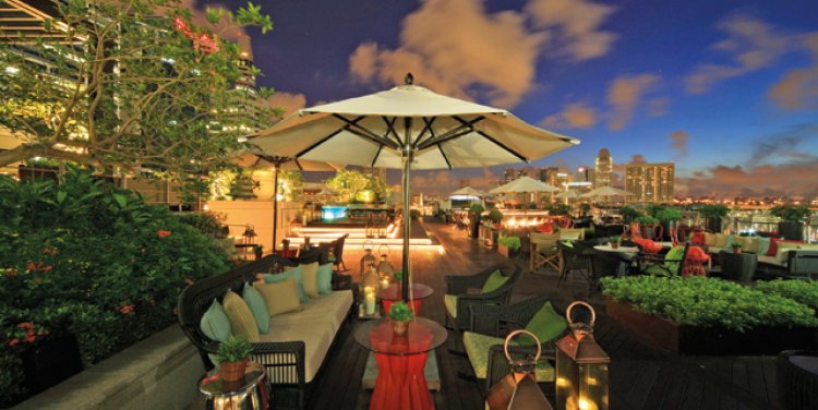Lantern at The Fullerton Bay Hotel Rooftop
