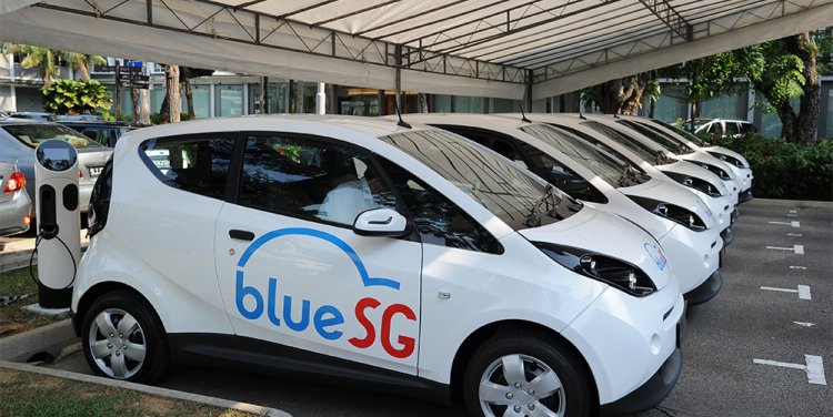 BlueSG Cars. Photo credit: Land Transport Authority (LTA)