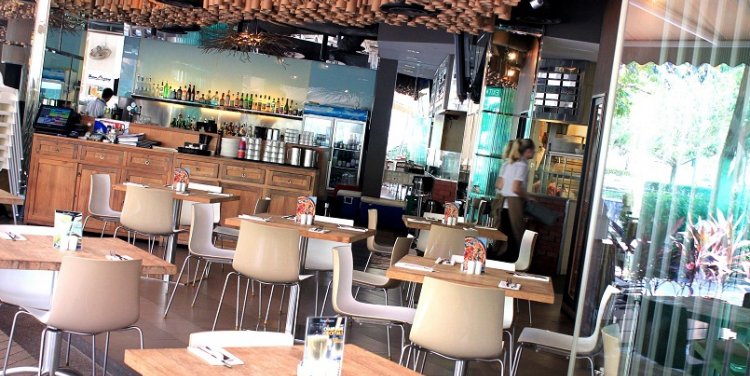 Boomarang Bistro & Bar