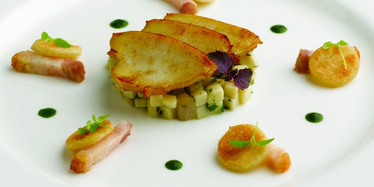 Brasserie Les Saveurs' pan-fried abalone with pork belly lardons