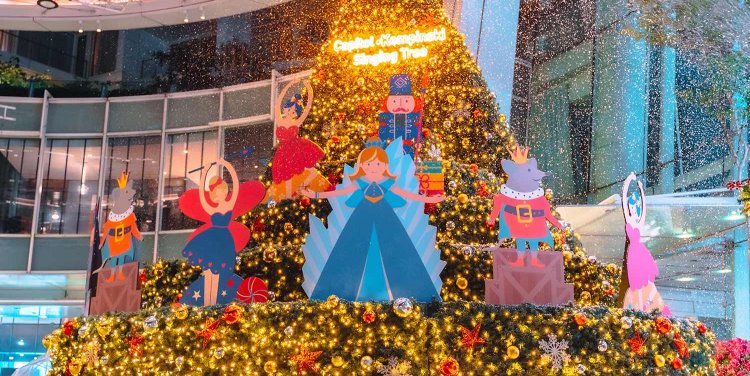 Capitol Kempinski Singing Tree