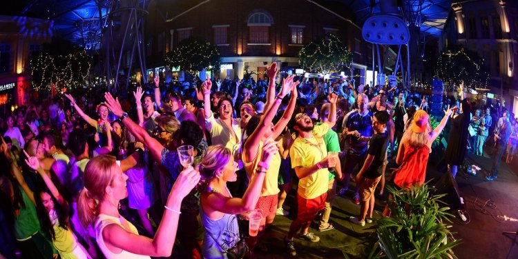 Central Fountain Square, Clarke Quay