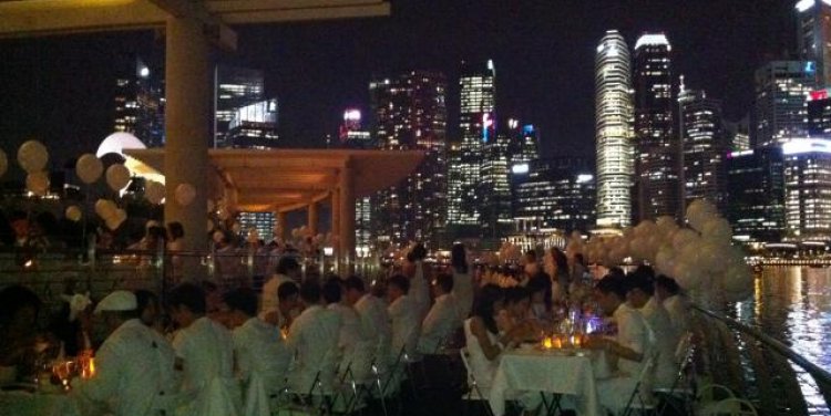 Diner en Blanc