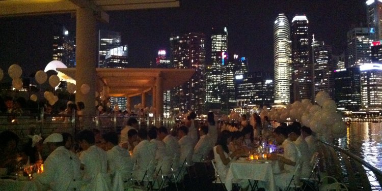 Diner en Blanc