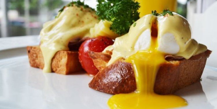 Eggs Benedict, The Bank Bar + Bistro