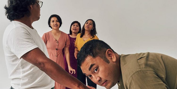 Keluarga Besar En. Karim (The Karims) by Checkpoint Theatre