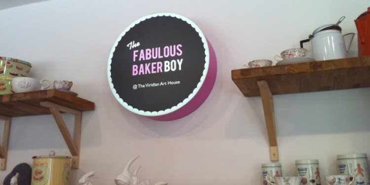 The Fabulous Baker Boy, Singapore