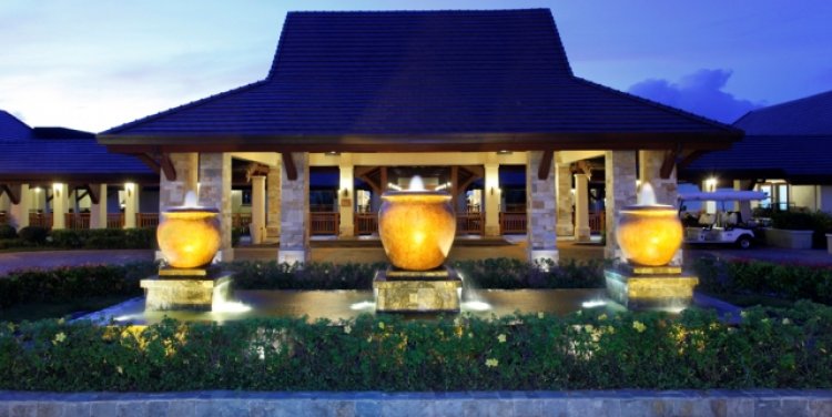 Crimson Resort and Spa Mactan Front Facade