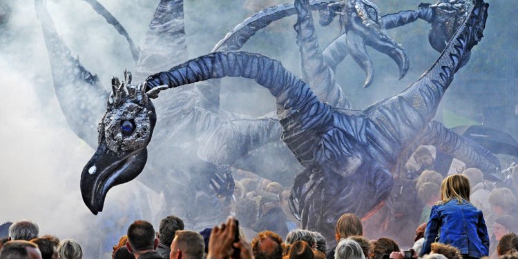 Saurus, Fremantle Street Arts Festival 2014