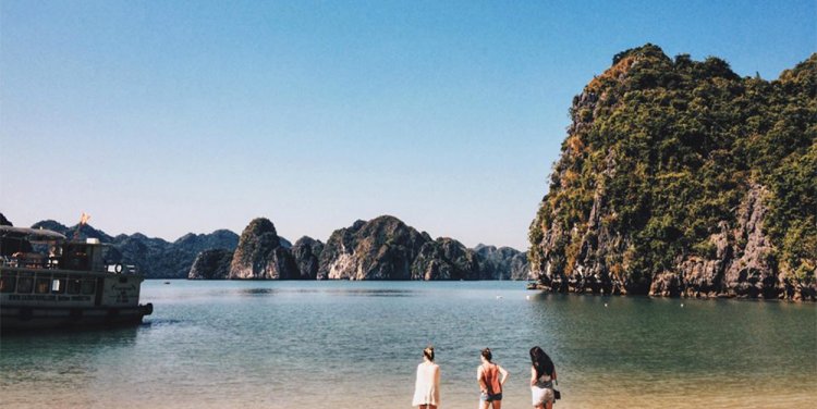 Halong Bay. Photo credit: Ian Soo